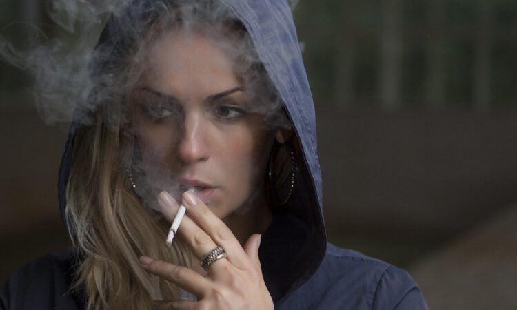 woman 918616 1280